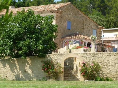 Domaine Saint Victor La Tour-d'Aigues Exterior photo